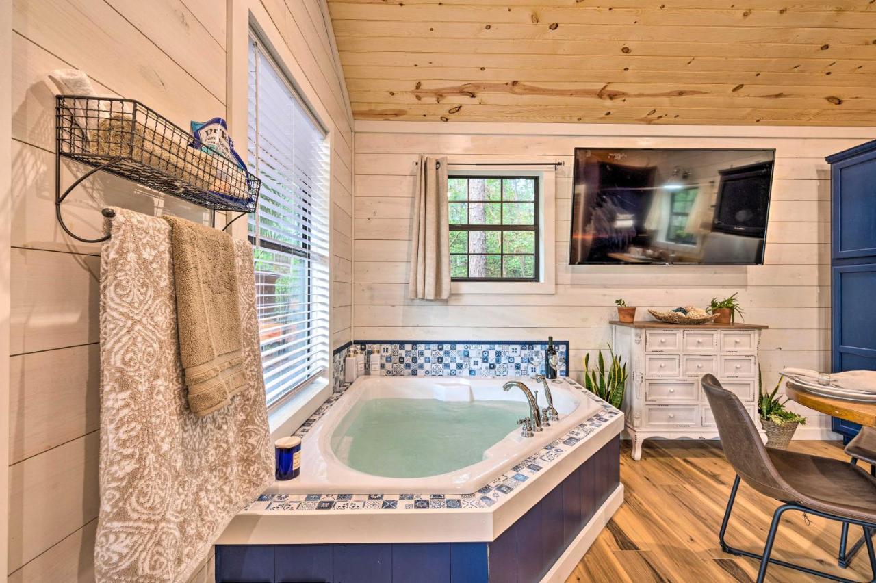 Romantic Broken Bow Cabin With Jacuzzi And Fire Pit! Exterior photo